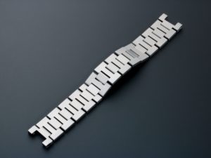 Lot #4992 – Cartier Pasha Watch Bracelet 18MM Stainless Steel Cartier Cartier