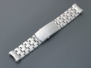 Lot #3232C – Omega Seamaster Professional Watch Bracelet 1504/826 20MM Omega Omega 020ST1504826