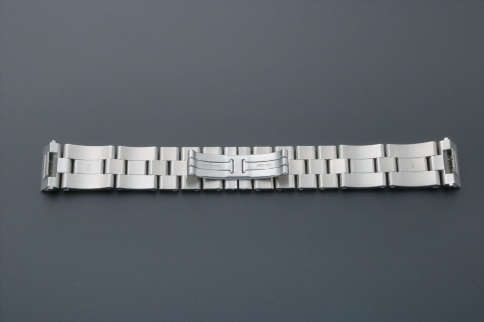 3318A Cartier Roadster Watch Bracelet 20MM2