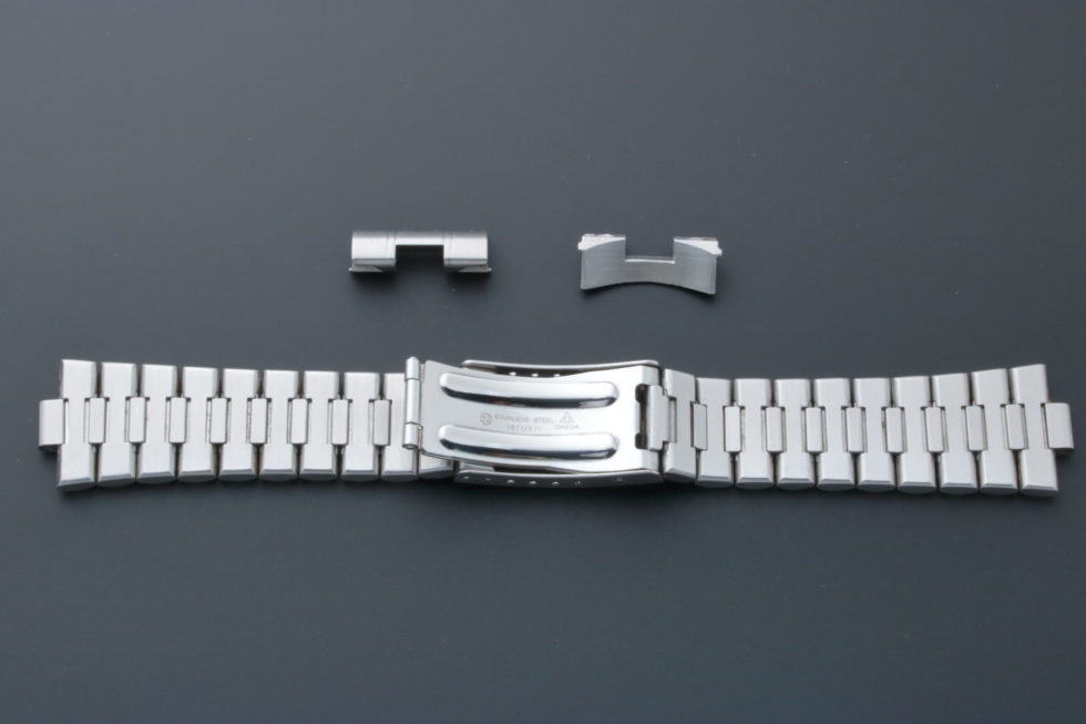 Lot #5696 – Omega Dynamic Chronograph Watch Bracelet 1571/871 20MM Omega Omega 1571/871