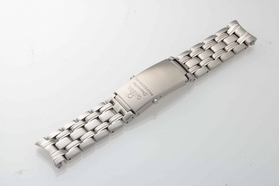 Lot #8999 – Omega Seamaster Professional 18MM Watch Bracelet 1502/824 1502/824 Omega 1502/824