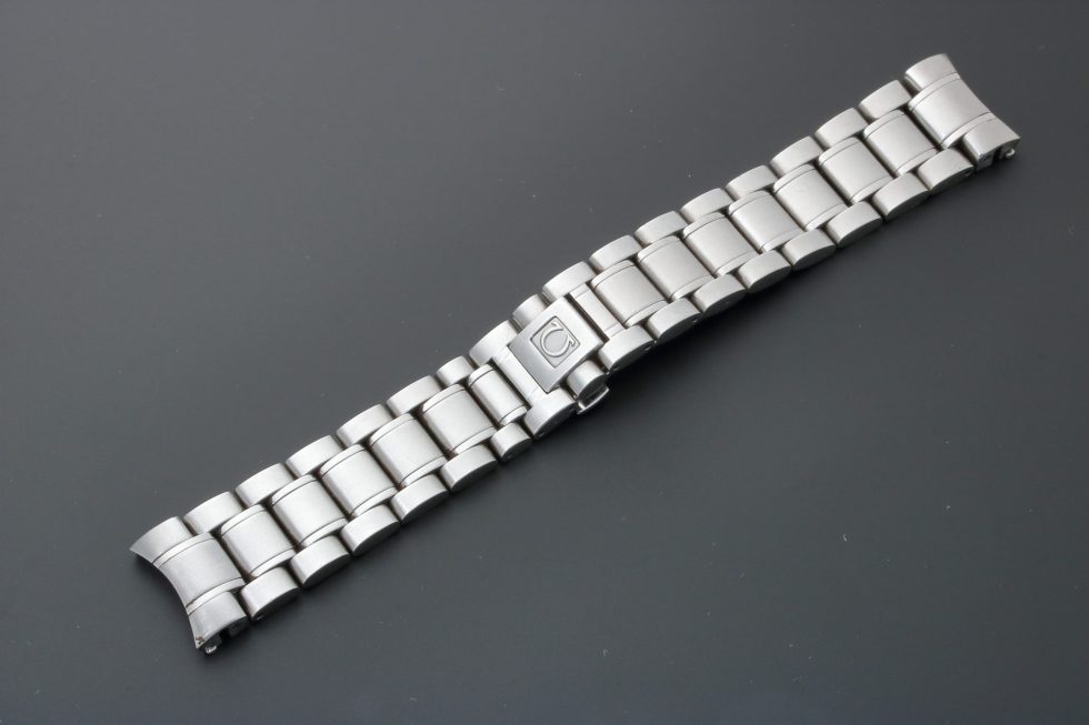 Lot #13469 – 18MM Omega Speedmaster 1562/850 Watch Bracelet Omega Omega 1562/850