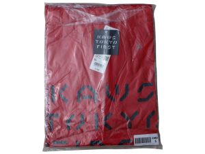 Lot #13015 – KAWS x Uniqlo Tokyo First T Shirt Red Size XL Clothes & Shoes KAWS