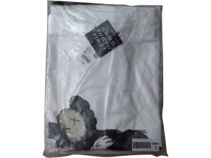 Lot #13663 – KAWS x Uniqlo Tokyo First T Shirt White Size 2XL Clothes & Shoes KAWS