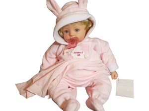 Lot #12396 – Susan Wakeen Mommy’s Little Angel Snuggle Me Doll NIB Art Toys Susan Wakeen
