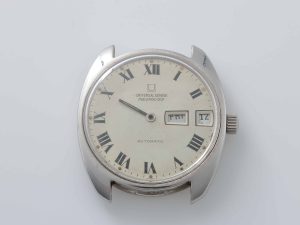 Lot #13555 – Universal Geneve Polerouter Day Date Automatic Watch Repair or Parts Vintage Polerouter Universal Geneve 872102