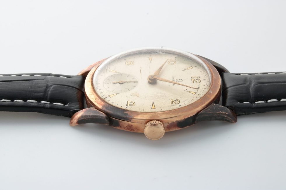 Lot #14731 – Omega 18k Gold Watch Vintage Omega Omega 265T3