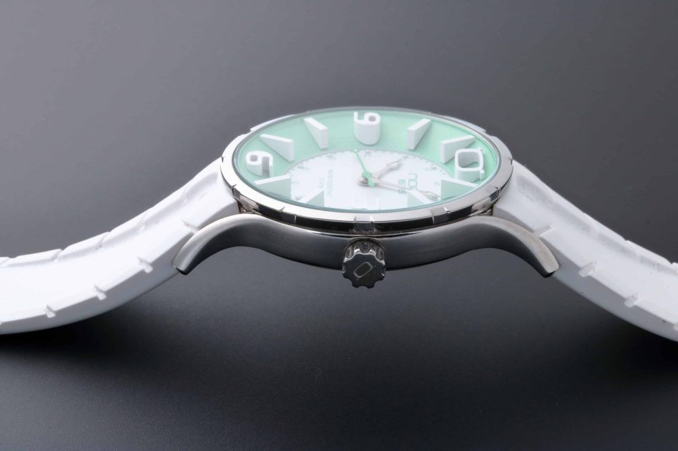 Lot #14889y – NOA Iris IR008 White/Green Watch Quartz NOA NOA Iris IR008