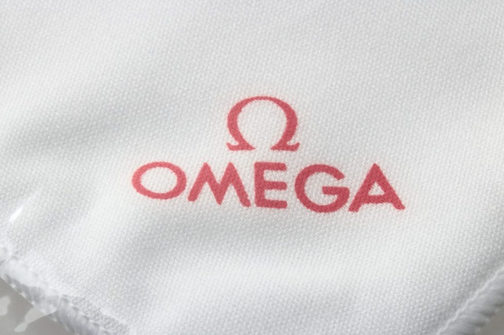 Lot #HB19-29 – Omega Watch Polishing Cloth Sealed Omega Omega Watch Polishing Cloth