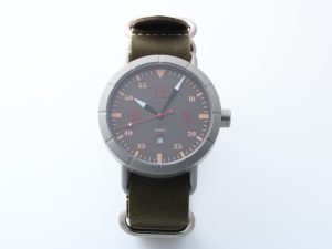Lot #HB27-086 – Peregrine Squadron Pilot Date Watch Quartz Leather Strap Warranty Card Watches Peregrine Squadron Pilot Watch