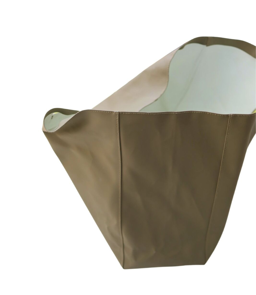 Lot #HB27-134 – Authentic Louis Vuitton Cup Bag Grey Vinyl Vintage GENUINE Lot #HB27-134 – Authentic Louis Vuitton Cup Bag Grey Vinyl Vintage GENUINE Bags Lot #HB27-134 – Authentic Louis Vuitton Cup Bag Grey Vinyl Vintage GENUINE Bags Bags