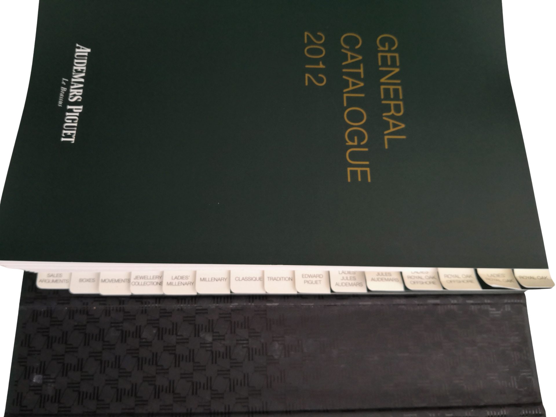 Lot #HB30-69 – Audemars Piguet Dealer Master Watch Catalog 2012 Lot #HB30-69 – Audemars Piguet Dealer Master Watch Catalog 2012 Audemars Piguet Lot #HB30-69 – Audemars Piguet Dealer Master Watch Catalog 2012 Audemars Piguet Audemars Piguet